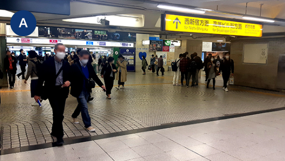 【JR新宿駅　西口からの場合】改札を出て「西新宿方面　高層ビル街方面」に進みます。